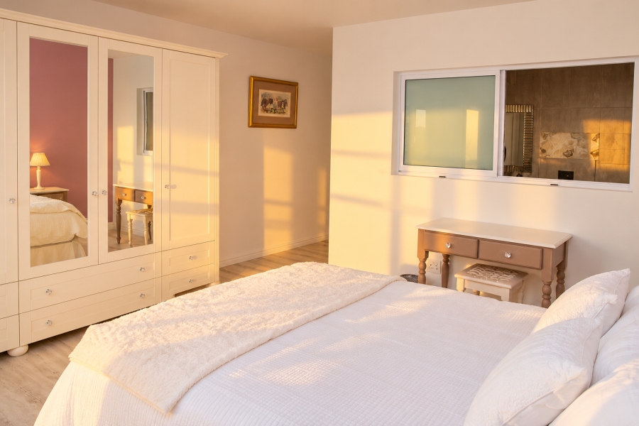 4 Bedroom Property for Sale in Paradise Beach Western Cape